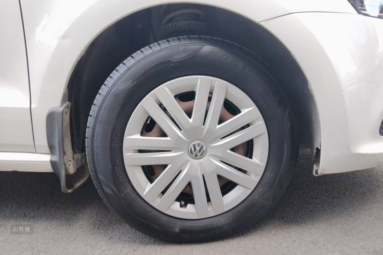 Volkswagen Polo 2016 car image #9