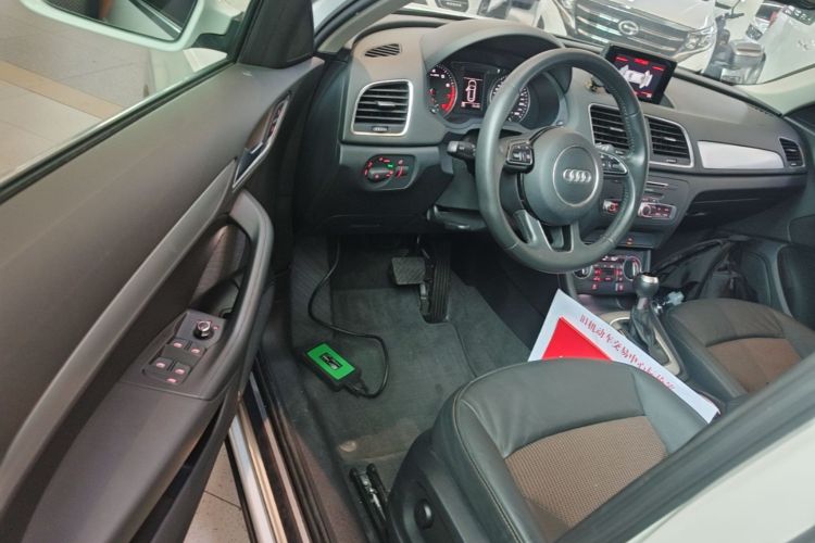 Audi Q3 2017 #16 Audi Q3 2017 car image #16