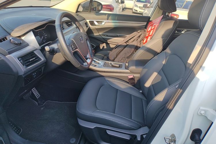 GEELY Emgrand GS 2019 car image #15