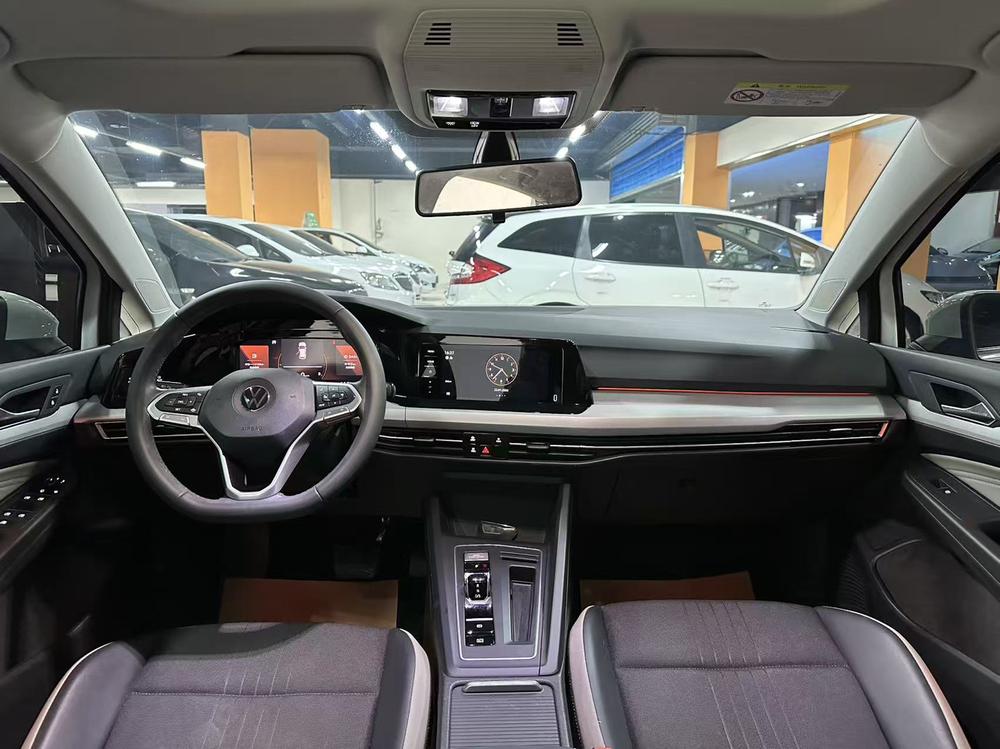 Volkswagen Golf 2022 car image #11