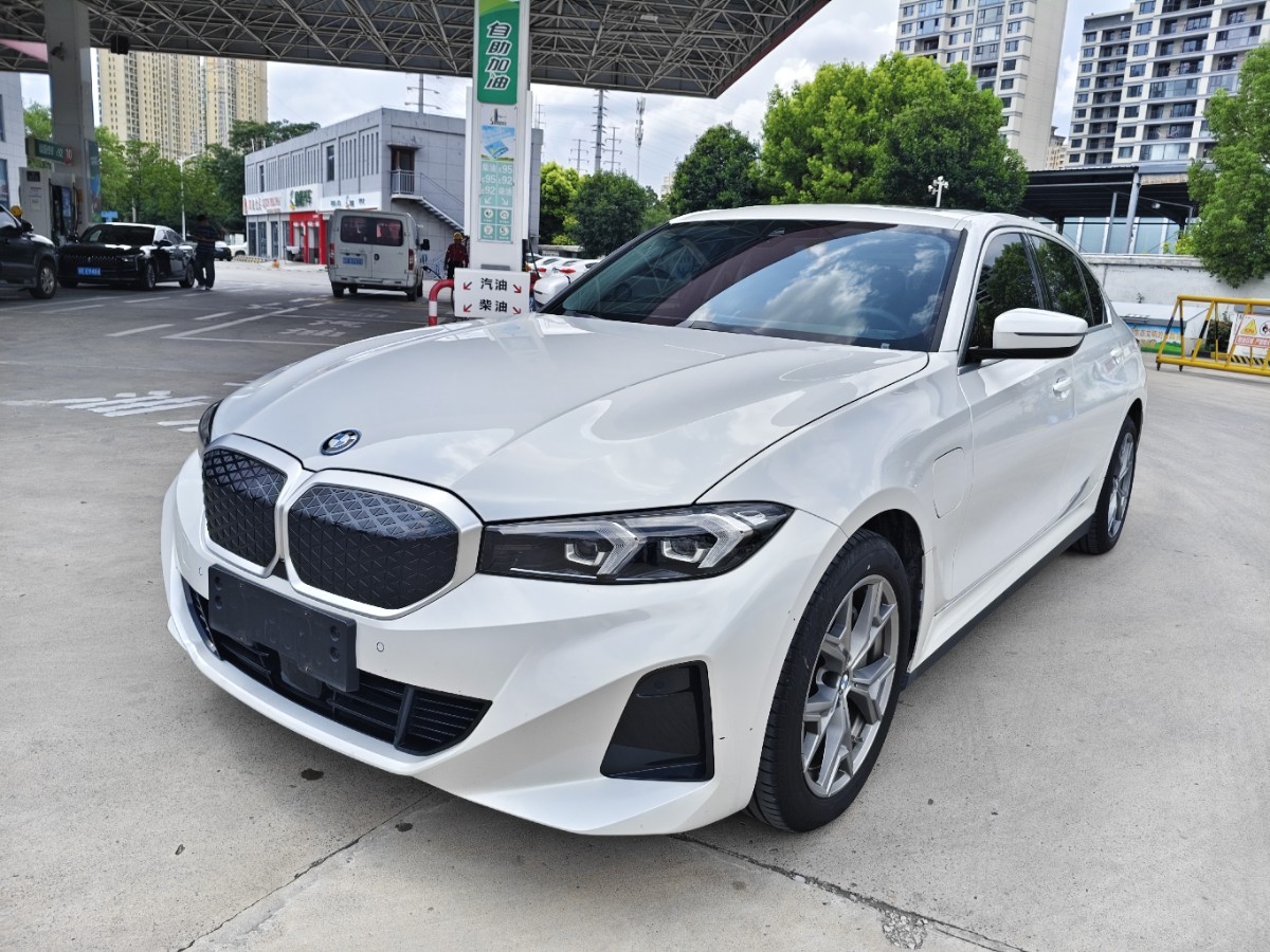 BMW i3 2025 car image #2
