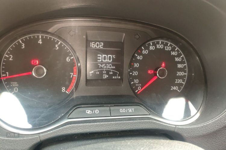 Volkswagen Polo 2017 car image #14