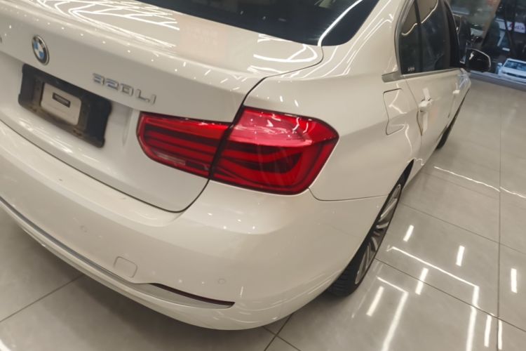 BMW 3 Series 2019 #8 BMW 3 Series 2019 изображение автомобиля #8