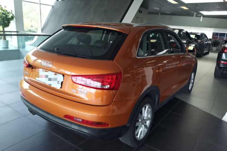 Audi Q3 2016 car image #7