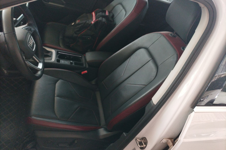 Audi Q3 2020 car image #15