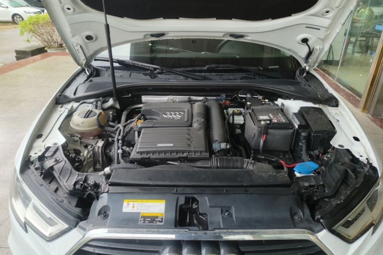 Audi A3 2018 car image #22
