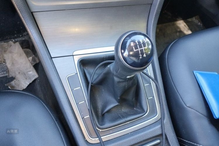 Volkswagen Golf 2014 car image #16