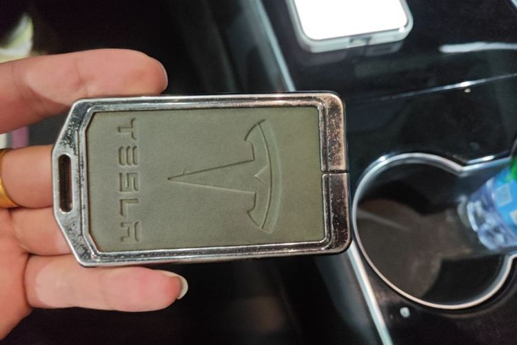 Tesla Model 3 2020 car image #9