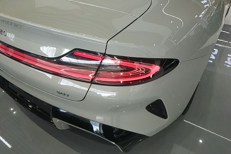 MI SU7 2025 car image #8