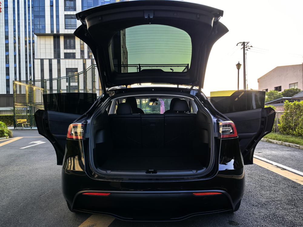 Tesla Model Y 2022 #11 Tesla Model Y 2022 car image #11