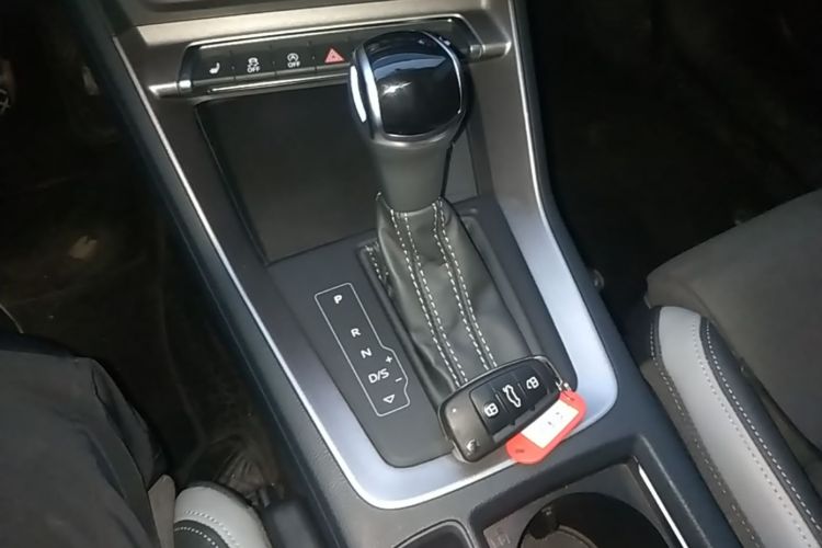 Audi Q3 2022 car image #14