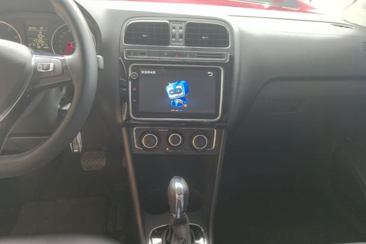 Volkswagen Polo 2019 car image #13