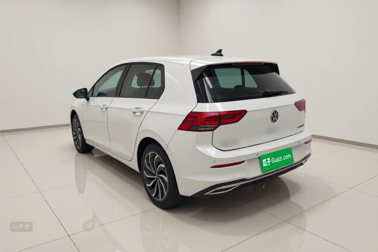 Volkswagen Golf 2022 car image #5