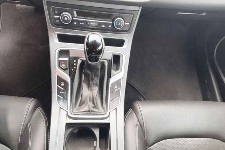 GEELY Emgrand 2019 car image #14