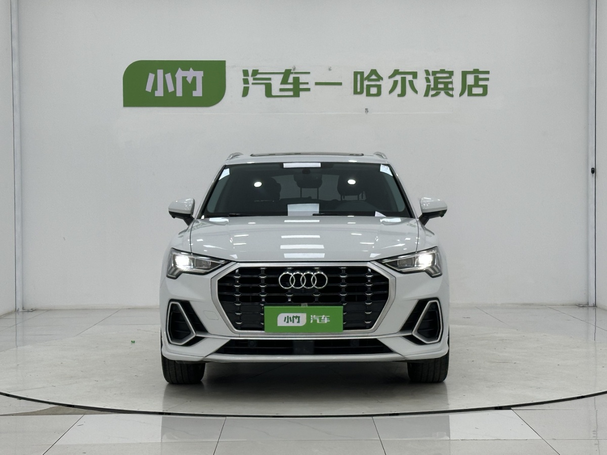 Audi Q3 2021 صورة سيارة #2