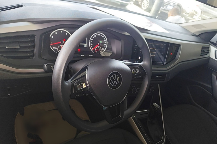 Volkswagen Polo 2021 car image #10