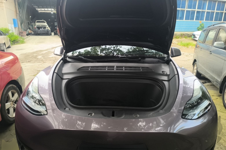 Tesla Model Y 2022 car image #20