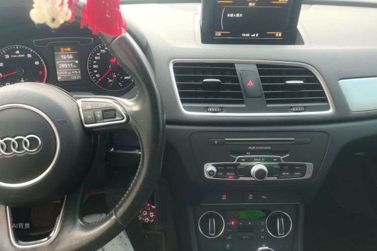 Audi Q3 2017 car image #15