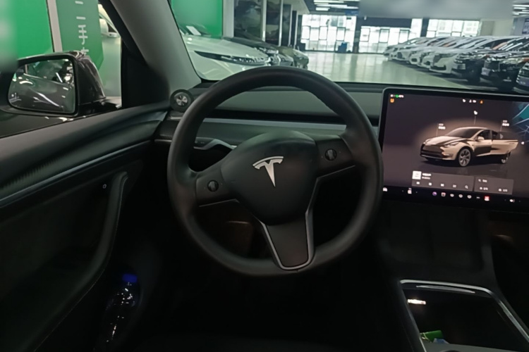 Tesla Model Y 2022 #11 Tesla Model Y 2022 car image #11