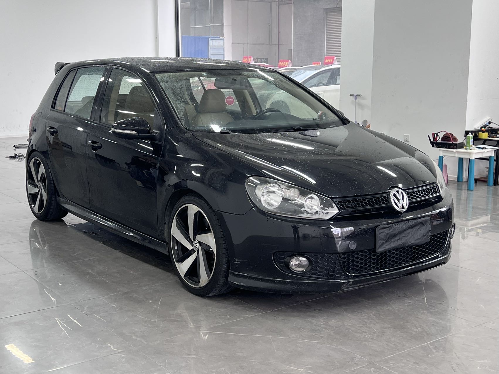 Volkswagen Golf 2012 car image #3