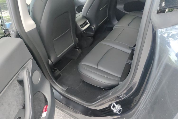 Tesla Model Y 2024 #10 Tesla Model Y 2024 immagine di auto #10