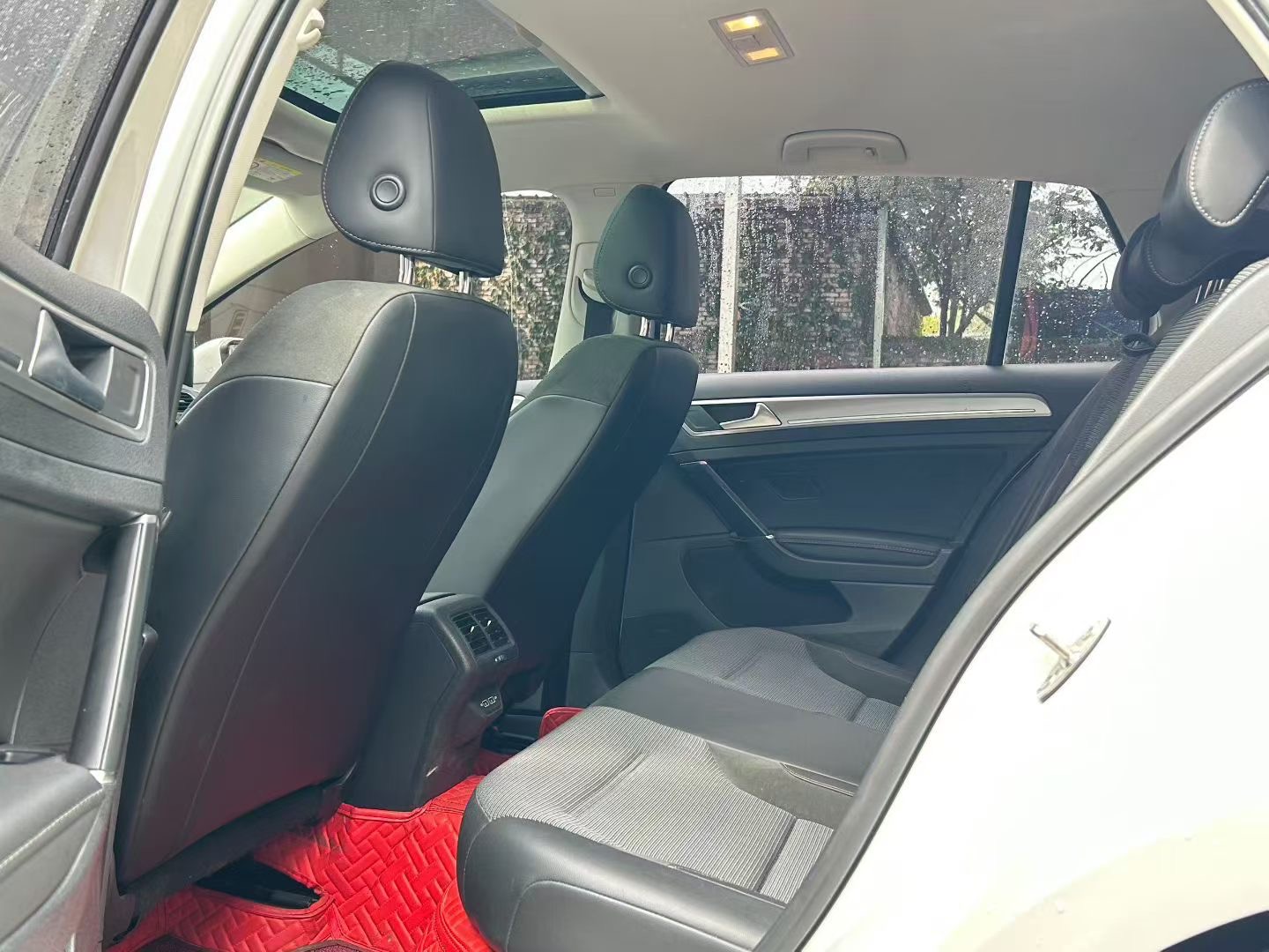 Volkswagen Golf 2019 car image #8