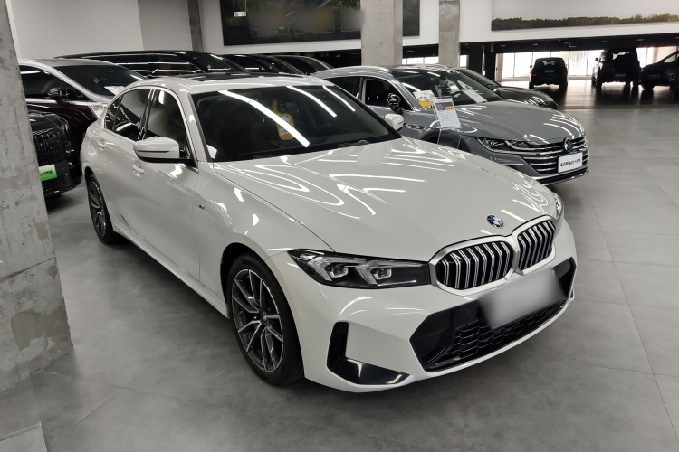 BMW 3 Series 2024 car image #4