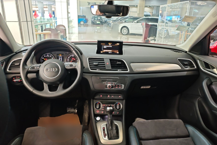 Audi Q3 2017 car image #11