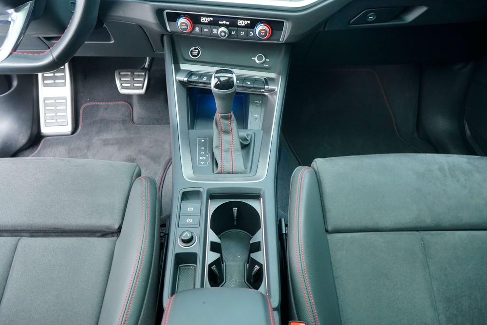 Audi Q3 2022 car image #12