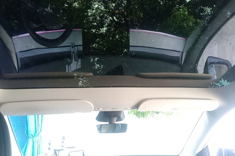 Tesla Model Y 2024 car image #18