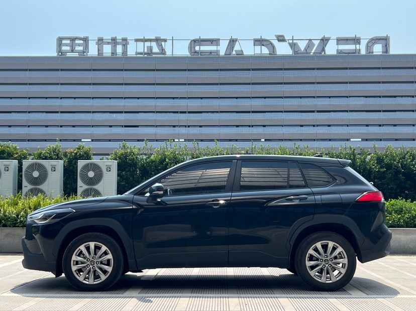 Toyota Corolla Cross 2024 car image #2