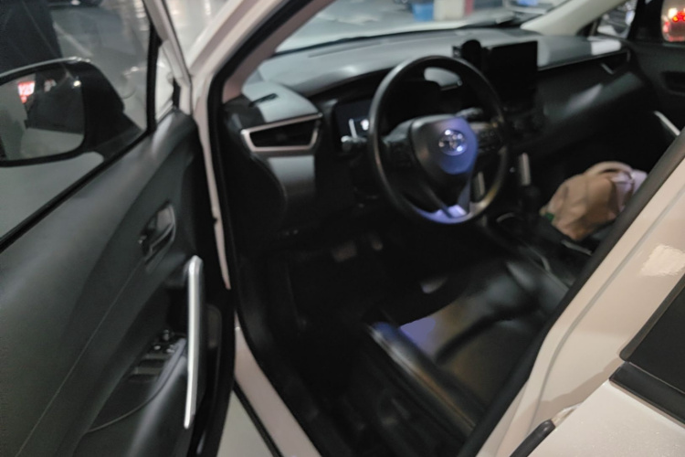 Toyota Corolla Cross 2024 صورة سيارة #16