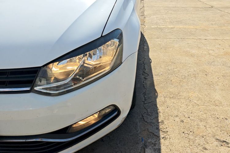 Volkswagen Polo 2015 صورة سيارة #27