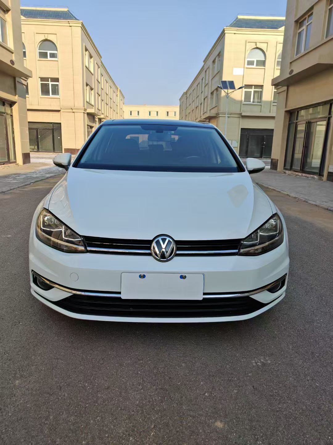 Volkswagen Golf 2018 car image #4