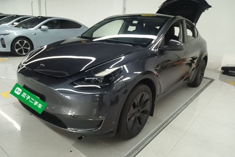 Tesla Model Y 2024 #2 Tesla Model Y 2024 car image #2