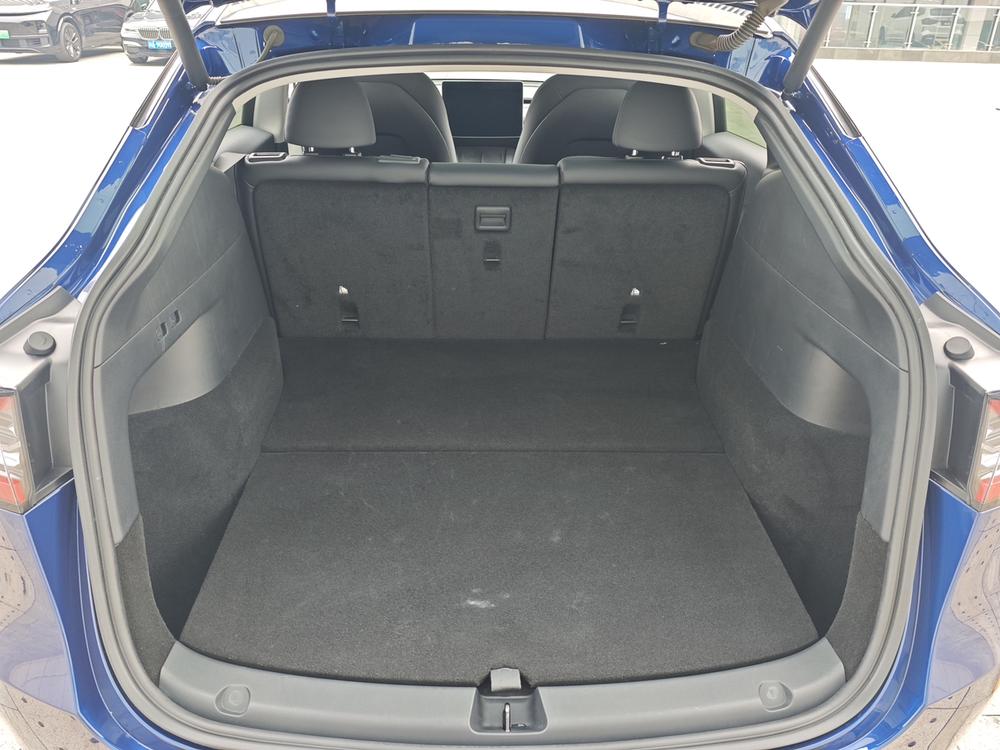 Tesla Model Y 2021 #16 Tesla Model Y 2021 car image #16