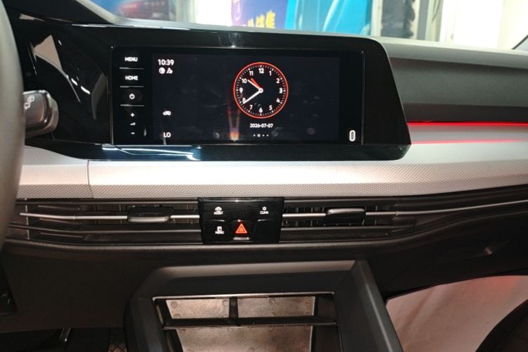 Volkswagen Golf 2024 car image #13