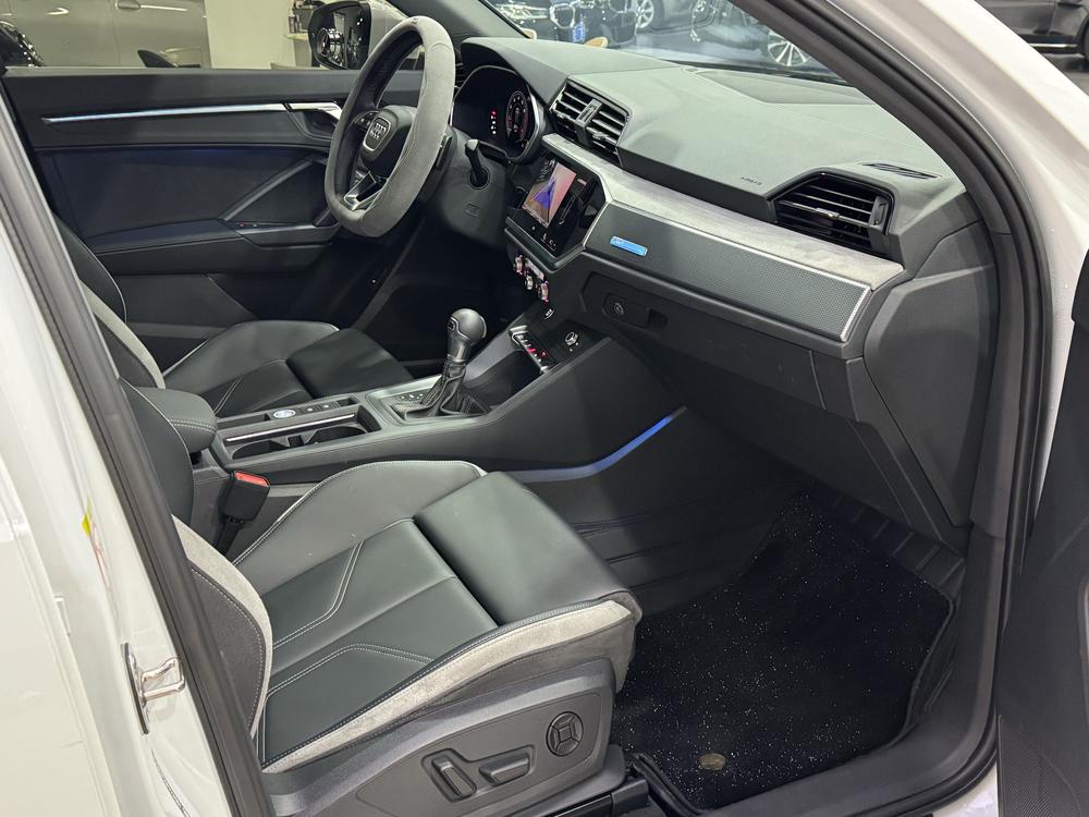 Audi Q3 2023 immagine di auto #10