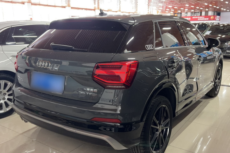 Audi Q3 2021 car image #3