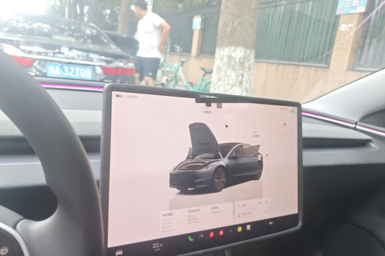 Tesla Model 3 2024 immagine di auto #12