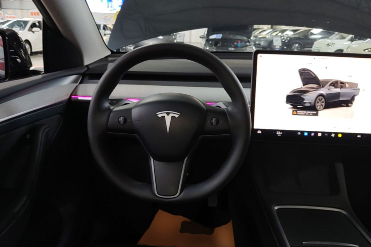 Tesla Model Y 2024 #11 Tesla Model Y 2024 car image #11