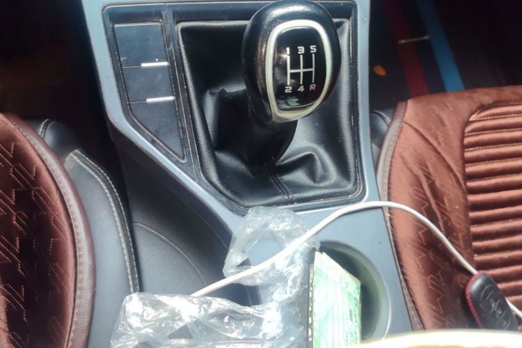GEELY Emgrand 2019 #18 GEELY Emgrand 2019 car image #18