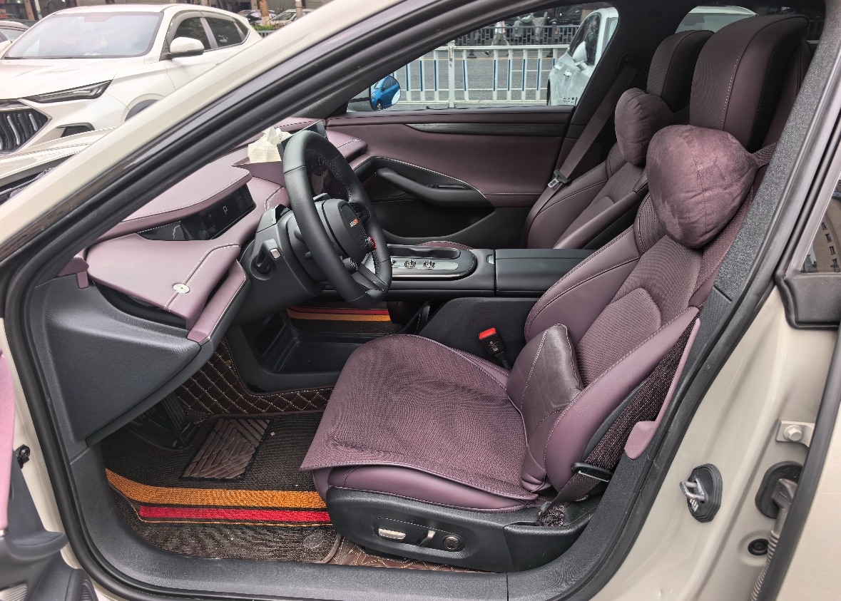 MI SU7 2025 car image #2
