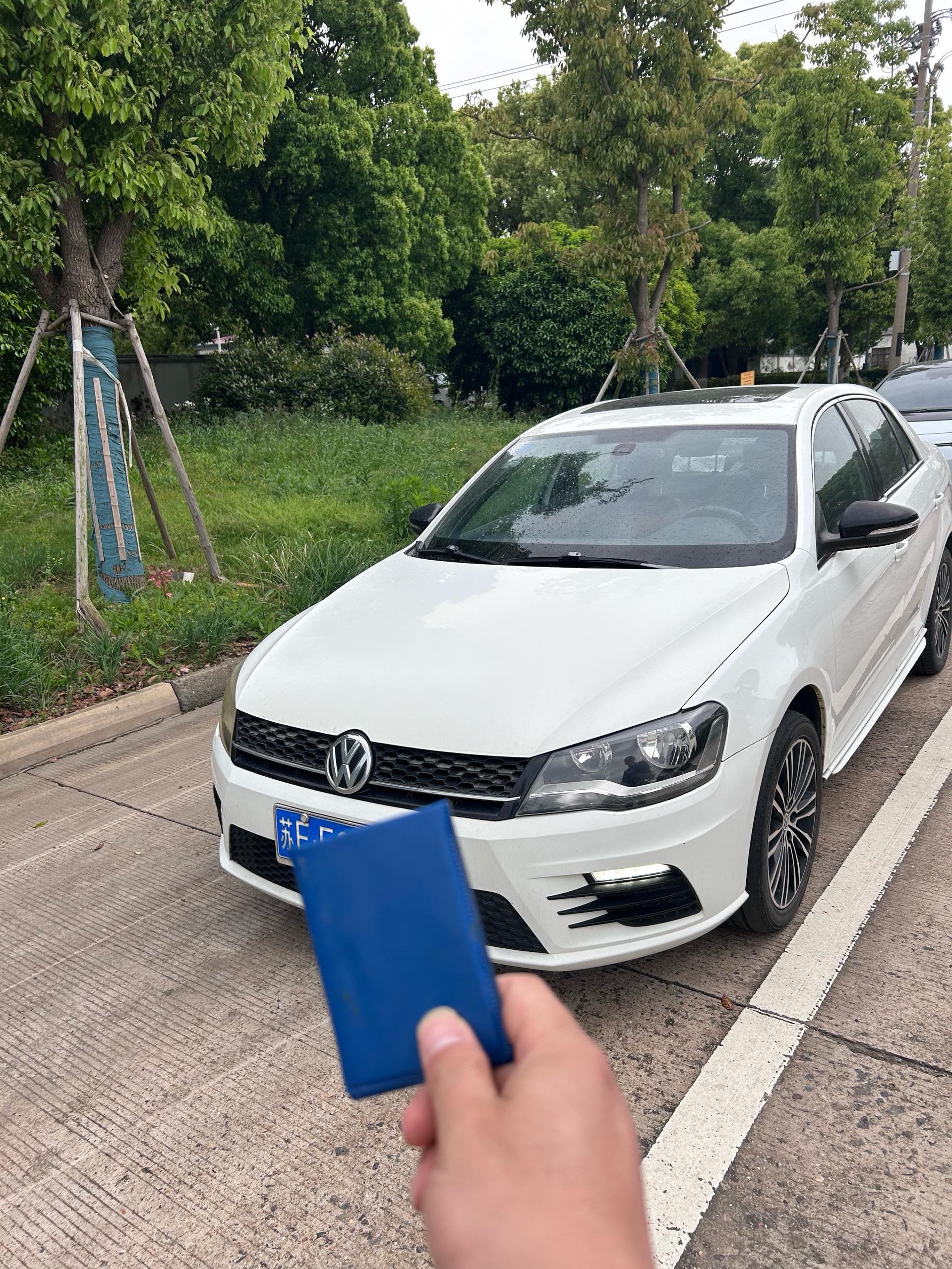 Volkswagen Bora 2014 car image 