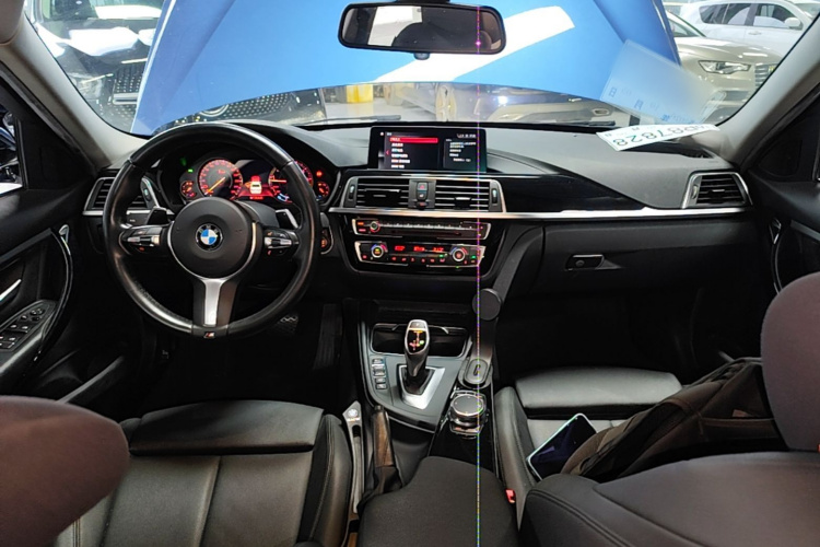 BMW 3 Series 2018 #10 BMW 3 Series 2018 car image #10