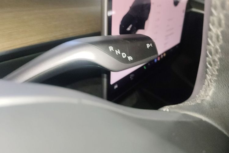 Tesla Model Y 2023 #14 Tesla Model Y 2023 car image #14