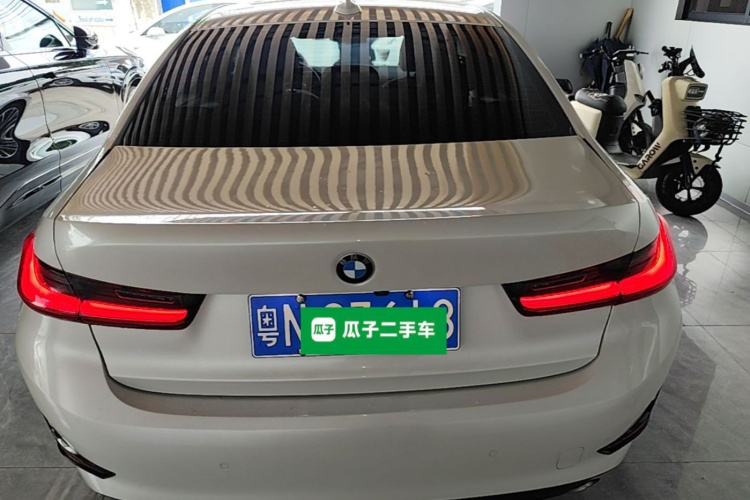 BMW 3 Series 2022 #6 BMW 3 Series 2022 car image #6
