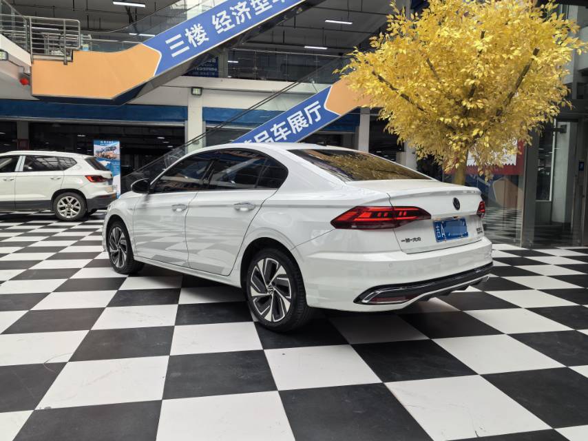 Volkswagen Bora 2023 car image #9