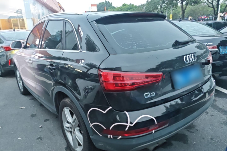 Audi Q3 2019 car image #5