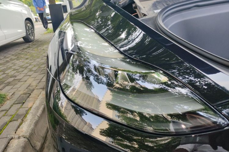 Tesla Model Y 2021 car image #8